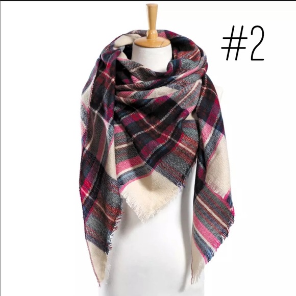 Cashmere Triangle Scarf - Picture 5 of 8